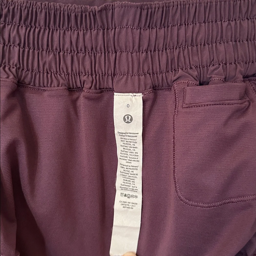 Lululemon Athletica Hotty Hot Shorts - Picture 3 of 5